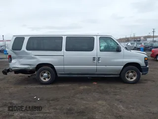 2011 Ford Econoline Passenger XL z VIN 1FBSS3BL4BDA30565, wystawiony jako IAAI lot #41718643 z przebiegiem 230 184 mil mil oraz . Historia ofert i sprzedaży dostępna na DreamBid. Obrazek 12.