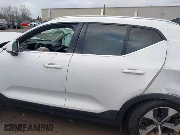 2024 Volvo XC40 Plus Bright Theme with VIN YV4L12UE5R2339783, listed as a IAAI auction lot 41054542 with 18,874 mi miles. Bid and sale history available at carsss.com. Image 14.