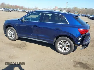 2024 Audi Q3 S line Premium Plus z VIN WA1EECF30R1173836, wystawiony jako IAAI lot #42044971 z przebiegiem 4848 mil mil oraz . Historia ofert i sprzedaży dostępna na DreamBid. Obrazek 3.