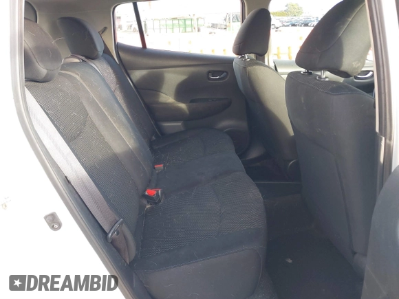 2015 Nissan LEAF SV with VIN 1N4AZ0CPXFC302167, listed as a IAAI auction lot 41636233 with 89,516 mi miles. Bid and sale history available at carsss.com. Image 8.