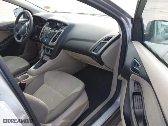 2012 Ford Focus SE with VIN 1FAHP3K27CL185977, listed as a IAAI auction lot 41674498 with 140,312 mi miles. Bid and sale history available at carsss.com. Image 5.