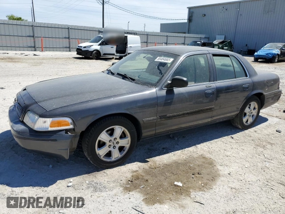 2004 Ford Crown Victoria LX z VIN 2FAFP74W44X112942, wystawiony jako Copart lot #50484665 z przebiegiem 248 480 mil mil oraz Szkoda całkowita • Salvage title. Historia ofert i sprzedaży dostępna na DreamBid. Obrazek 1.
