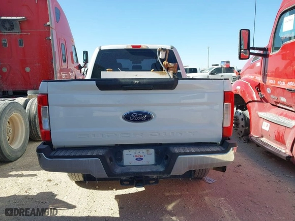 2019 Ford Super Duty F-250 SRW XL with VIN 1FT7W2B65KED26568, listed as a IAAI auction lot 41839913 with 159,443 mi miles. Bid and sale history available at carsss.com. Image 16.