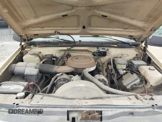 1995 GMC Sierra 3500 z VIN 1GTGC34K2SE536473, wystawiony jako IAAI lot #42487739 z przebiegiem 81 910 mil mil oraz . Historia ofert i sprzedaży dostępna na DreamBid. Obrazek 10.