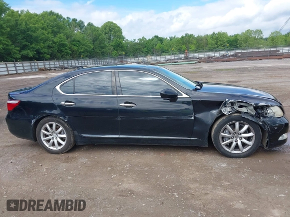 2007 Lexus LS 460 z VIN JTHBL46F075046961, wystawiony jako IAAI lot #42240797 z przebiegiem 293 446 mil mil oraz . Historia ofert i sprzedaży dostępna na DreamBid. Obrazek 13.