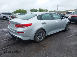 2020 Kia Optima LX z VIN 5XXGT4L37LG400711, wystawiony jako IAAI lot #42333957 z przebiegiem 30 000 mil mil oraz . Historia ofert i sprzedaży dostępna na DreamBid. Obrazek 4.
