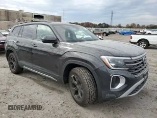 2024 Volkswagen Atlas Peak Edition SEL with VIN 1V2GR2CA9RC582274, listed as a Copart auction lot 79362524 with 1,619 mi miles and Salvage title. Bid and sale history available at DreamBid. Image 4.