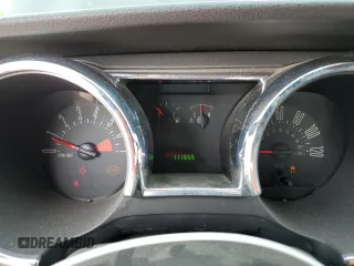 2006 Ford Mustang Standard z VIN 1ZVFT84N965254742, wystawiony jako Copart lot #61816475 z przebiegiem 111 655 mil mil oraz Czysty tytuł • Clean title. Historia ofert i sprzedaży dostępna na DreamBid. Obrazek 9.