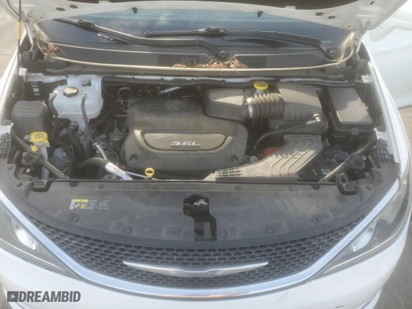 2017 Chrysler Pacifica Touring-L with VIN 2C4RC1BG5HR660552, listed as a Copart auction lot 49290645 with 93,101 mi miles and Salvage Title. Bid and sale history available at carsss.com. Image 12.
