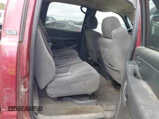2005 Chevrolet Silverado 1500 LS z VIN 2GCEC13T651394768, wystawiony jako IAAI lot #41941443 z przebiegiem 371 563 mil mil oraz . Historia ofert i sprzedaży dostępna na DreamBid. Obrazek 8.