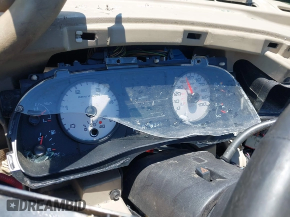 2005 Ford F-250 XL z VIN 1FTSW20P95EA30348, wystawiony jako IAAI lot #42199677 z przebiegiem Nie podano mil oraz . Historia ofert i sprzedaży dostępna na DreamBid. Obrazek 7.