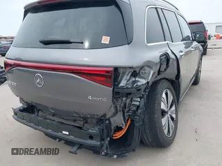 2024 Mercedes-Benz EQB 300 z VIN W1N9M0KBXRN079941, wystawiony jako IAAI lot #42261930 z przebiegiem 6 611 mil mil oraz . Historia ofert i sprzedaży dostępna na DreamBid. Obrazek 6.