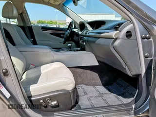 2013 Lexus LS 460 с VIN JTHBL5EFXD5119790, выставлен на аукционе Copart как лот 64606565 с пробегом 52 646 миль миль и Чистый • Clean title. История ставок и продаж доступна на DreamBid. Изображение 5.