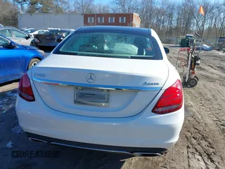 2015 Mercedes-Benz C-Class C 300 Luxury with VIN 55SWF4KB2FU006485, listed as a IAAI auction lot 41577703 with 116,099 mi miles. Bid and sale history available at carsss.com. Image 17.