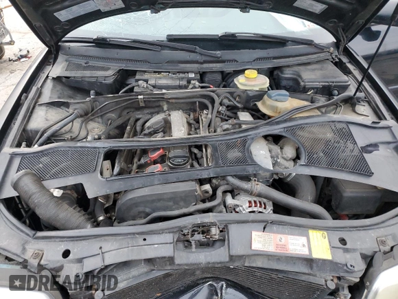 2000 Audi A4 with VIN WAUDC28D4YA127848, listed as a Copart auction lot 82035314 with 260,362 mi miles and Salvage title. Bid and sale history available at DreamBid. Image 11.