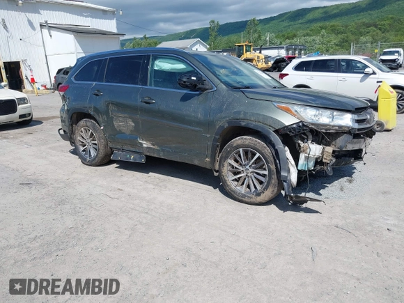 2018 Toyota Highlander SE with VIN 5TDJZRFH6JS882317, listed as a IAAI auction lot 42274438 with 77,143 mi miles and . Bid and sale history available at DreamBid. Image 1.