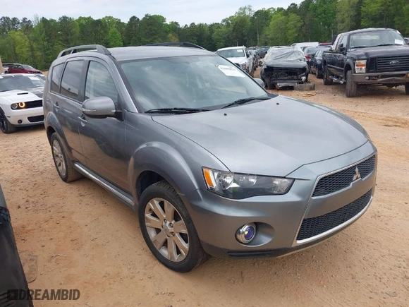 2013 Mitsubishi Outlander SE with VIN JA4JT3AW6DU020939, listed as a IAAI auction lot 42009834 with 199,402 mi miles. Bid and sale history available at carsss.com. Image 1.