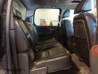 2007 Chevrolet Silverado 1500 LT w/1LT with VIN 3GCEK13M57G510256, listed as a IAAI auction lot 41690398 with 256,980 mi miles. Bid and sale history available at carsss.com. Image 8.
