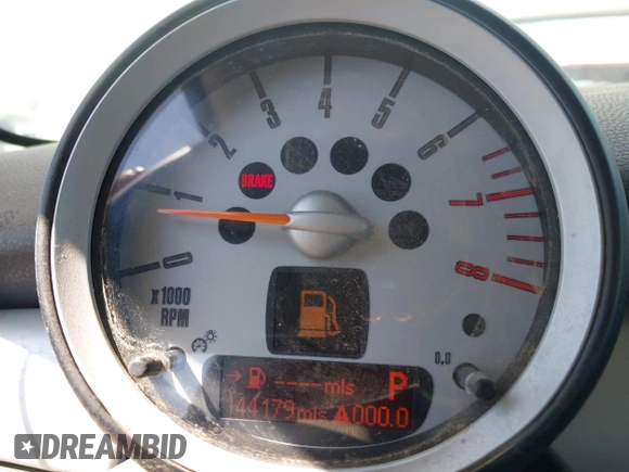 2007 MINI Hardtop with VIN WMWMF33547TL77235, listed as a IAAI auction lot 42547245 with 144,179 mi miles and . Bid and sale history available at DreamBid. Image 7.
