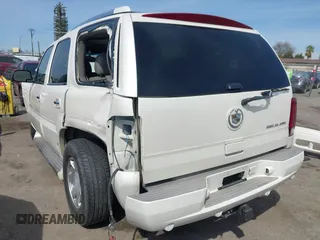 2005 Cadillac Escalade z VIN 1GYEC63N25R200026, wystawiony jako IAAI lot #41761210 z przebiegiem 226 747 mil mil oraz . Historia ofert i sprzedaży dostępna na DreamBid. Obrazek 3.