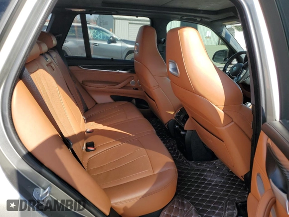 2017 BMW X5 M z VIN 5YMKT6C58H0U38973, wystawiony jako Copart lot #47422705 z przebiegiem 54 567 mil mil oraz Czysty tytuł • Clean title. Historia ofert i sprzedaży dostępna na DreamBid. Obrazek 10.