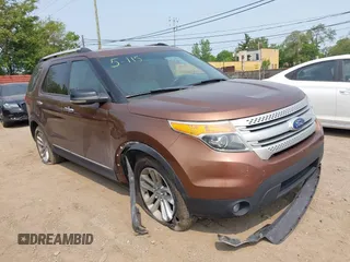 2011 Ford Explorer XLT z VIN 1FMHK7D83BGA31531, wystawiony jako IAAI lot #42412686 z przebiegiem 236 673 mil mil oraz . Historia ofert i sprzedaży dostępna na DreamBid. Obrazek 1.