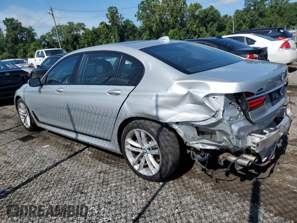 2017 BMW 7 Series ALPINA B7 xDrive with VIN WBA7F2C58HG421402, listed as a Copart auction lot 60721823 with 61,988 mi miles. Bid and sale history available at carsss.com. Image 2.
