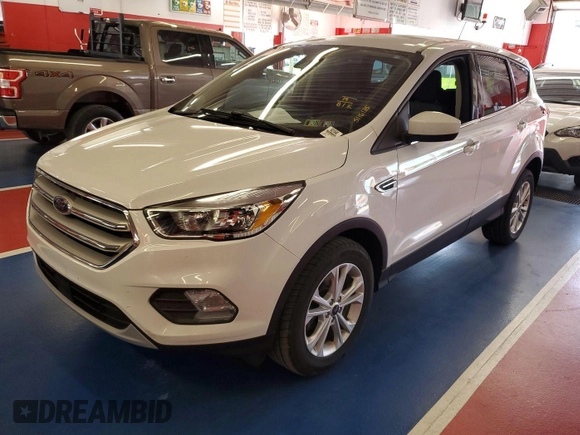 2019 Ford Escape SE z VIN 1FMCU9GD9KUB11829, wystawiony jako IAAI lot #42399993 z przebiegiem 81 910 mil mil oraz . Historia ofert i sprzedaży dostępna na DreamBid. Obrazek 1.