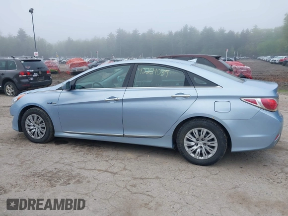 2012 Hyundai Sonata Hybrid z VIN KMHEC4A41CA044671, wystawiony jako IAAI lot #42254039 z przebiegiem 152 769 mil mil oraz . Historia ofert i sprzedaży dostępna na DreamBid. Obrazek 12.