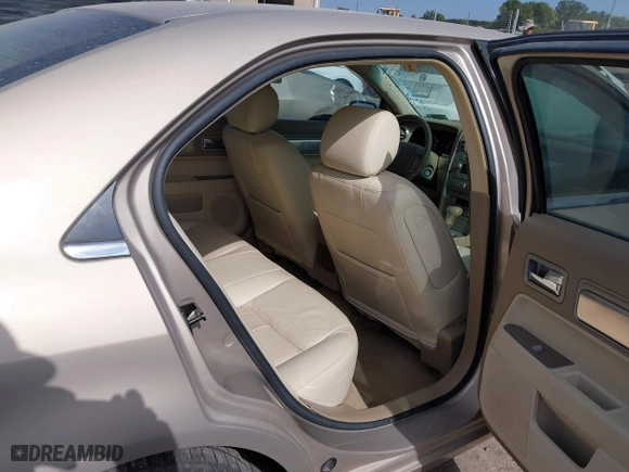 2008 Lincoln MKZ with VIN 3LNHM26T58R612044, listed as a IAAI auction lot 40587430 with 114,363 mi miles. Bid and sale history available at carsss.com. Image 8.