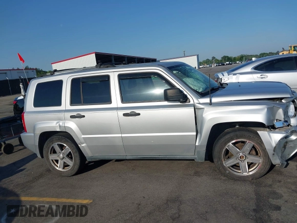 2008 Jeep Patriot Sport with VIN 1J8FT28W08D589442, listed as a IAAI auction lot 42063006 with 265,904 mi miles. Bid and sale history available at carsss.com. Image 13.