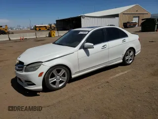 2011 Mercedes-Benz C 300 Sport z VIN WDDGF8BB5BR144268, wystawiony jako Copart lot #53748895 z przebiegiem 189 233 mil mil oraz Szkody całkowita. Historia ofert i sprzedaży dostępna na DreamBid. Obrazek 1.