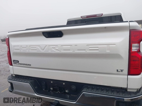 2019 Chevrolet Silverado 1500 LT with VIN 3GCUWCED5KG204899, listed as a IAAI auction lot 41435580 with 50,011 mi miles and . Bid and sale history available at DreamBid. Image 16.