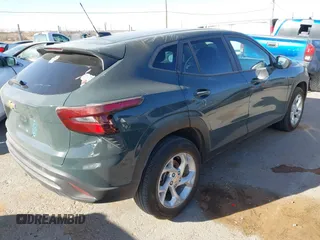2025 Chevrolet Trax LS with VIN KL77LFEP8SC066146, listed as a IAAI auction lot 41735717 with 8,784 mi miles and . Bid and sale history available at DreamBid. Image 4.