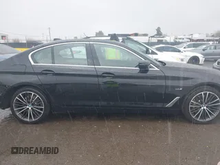 2022 BMW 5 Series 530e с VIN WBA13AG01NCJ72192, выставлен на аукционе IAAI как лот 41809247 с пробегом 27 923 миль миль и . История ставок и продаж доступна на DreamBid. Изображение 14.
