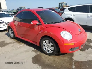 2010 Volkswagen New Beetle Coupe with VIN 3VWPG3AG8AM010195, listed as a Copart auction lot 76012754 with 0 mi miles and Salvage Title. Bid and sale history available at carsss.com. Image 4.