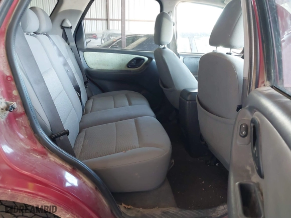 2005 Ford Escape XLT with VIN 1FMCU03155KC43333, listed as a IAAI auction lot 41391655 with 217,211 mi miles. Bid and sale history available at carsss.com. Image 8.