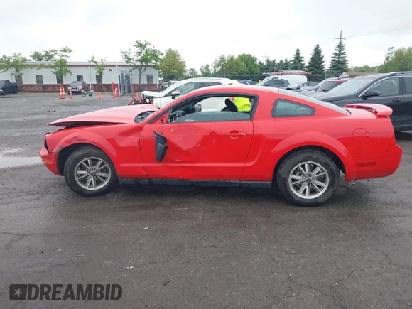 2005 Ford Mustang Deluxe with VIN 1ZVFT80N555110559, listed as a IAAI auction lot 42320778 with 117,594 mi miles and . Bid and sale history available at DreamBid. Image 14.
