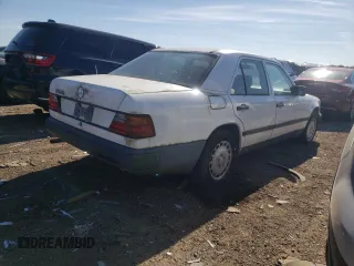 1988 Mercedes-Benz 300 E with VIN WDBEA30DXJA700058, listed as a Copart auction lot 58342374 with 210,787 mi miles and Clean Title. Bid and sale history available at DreamBid. Image 3.