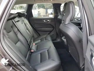 2025 Volvo XC60 Core z VIN YV4M12RJ9S1053702, wystawiony jako Copart lot #51468455 z przebiegiem Nie podano mil oraz Szkoda całkowita • Salvage title. Historia ofert i sprzedaży dostępna na DreamBid. Obrazek 11.