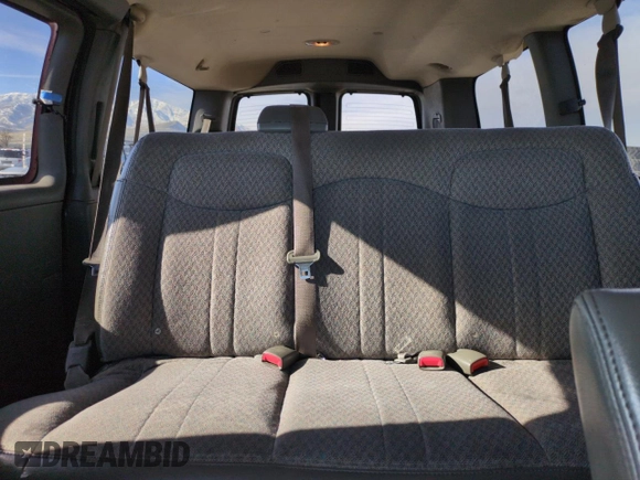 2006 Chevrolet Express Passenger с VIN 1GAHG35U361272100, выставлен на аукционе Copart как лот 80894584 с пробегом 195 675 миль миль и Списание • Salvage title. История ставок и продаж доступна на DreamBid. Изображение 10.