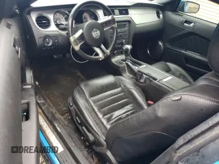 2010 Ford Mustang V6 with VIN 1ZVBP8AN6A5124529, listed as a Copart auction lot 61351535 with 148,094 mi miles and Clean title. Bid and sale history available at DreamBid. Image 8.