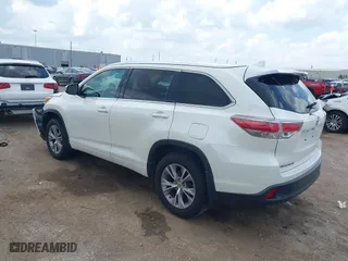 2014 Toyota Highlander XLE with VIN 5TDKKRFH3ES007405, listed as a IAAI auction lot 39623056 with 96,608 mi miles. Bid and sale history available at carsss.com. Image 3.