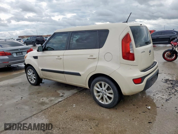 2013 Kia Soul + z VIN KNDJT2A64D7516093, wystawiony jako Copart lot #55762795 z przebiegiem 69 783 mil mil oraz Szkody całkowita. Historia ofert i sprzedaży dostępna na DreamBid. Obrazek 2.