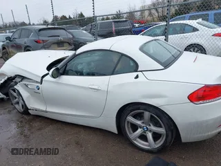 2015 BMW Z4 sDrive28i with VIN WBALL5C59FP557690, listed as a IAAI auction lot 41453980 with 78,641 mi miles. Bid and sale history available at carsss.com. Image 14.