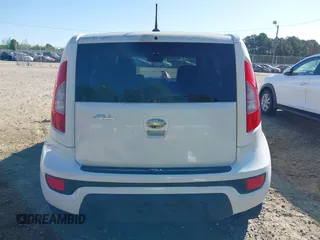 2013 Kia Soul + z VIN KNDJT2A69D7555715, wystawiony jako IAAI lot #42044741 z przebiegiem 127 326 mil mil oraz . Historia ofert i sprzedaży dostępna na DreamBid. Obrazek 16.