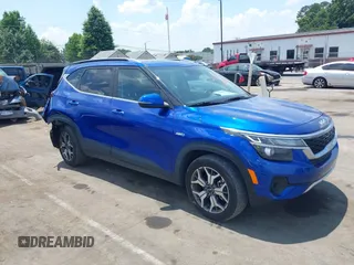 2022 Kia Seltos EX z VIN KNDERCAA8N7289826, wystawiony jako IAAI lot #39743322 z przebiegiem 34 187 mil mil oraz . Historia ofert i sprzedaży dostępna na DreamBid. Obrazek 1.
