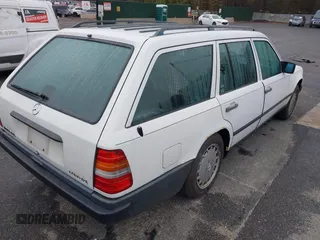 1987 Mercedes-Benz 300 with VIN WDBEB93D4HF025493, listed as a IAAI auction lot 41849239 with 343,514 mi miles and . Bid and sale history available at DreamBid. Image 4.