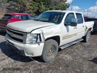 2011 Chevrolet Silverado 1500 LTZ with VIN 3GCPKTE39BG325239, listed as a IAAI auction lot 41650869 with 201,564 mi miles. Bid and sale history available at carsss.com. Image 17.