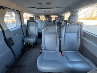 2018 Ford Transit XL z VIN 1FMZK1ZM0JKA91950, wystawiony jako Copart lot #43653035 z przebiegiem 226 142 mil mil oraz Czysty tytuł • Clean title. Historia ofert i sprzedaży dostępna na DreamBid. Obrazek 7.